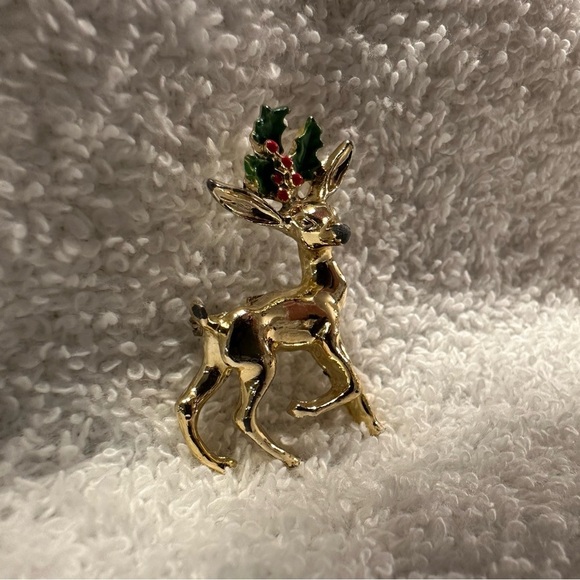 Vintage Gold Tone Gerrys Reindeer Christmas Holiday Pin Brooch - Picture 2 of 7